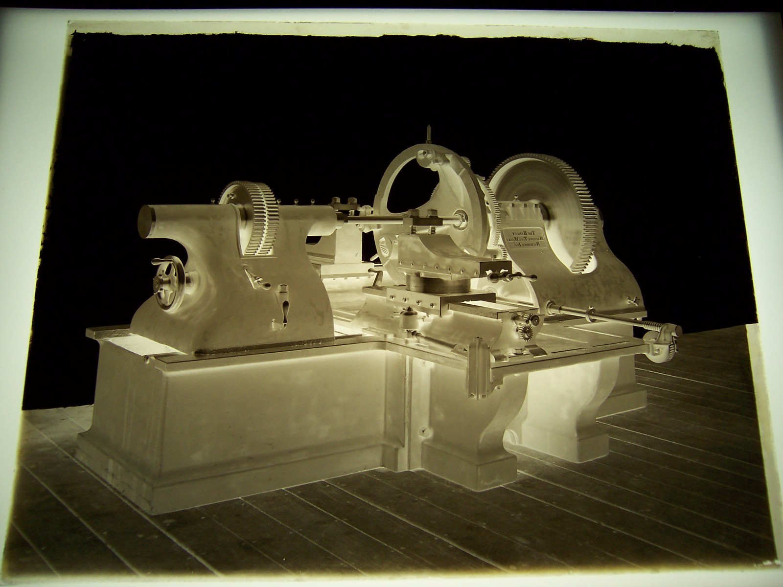 ANTIQUE 8