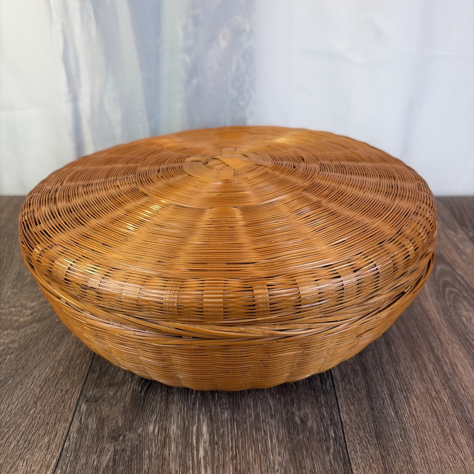 Vtg 11” Wide 4.5” Tall Woven Rattan/Wicker Round Storage Sewing Basket Boho