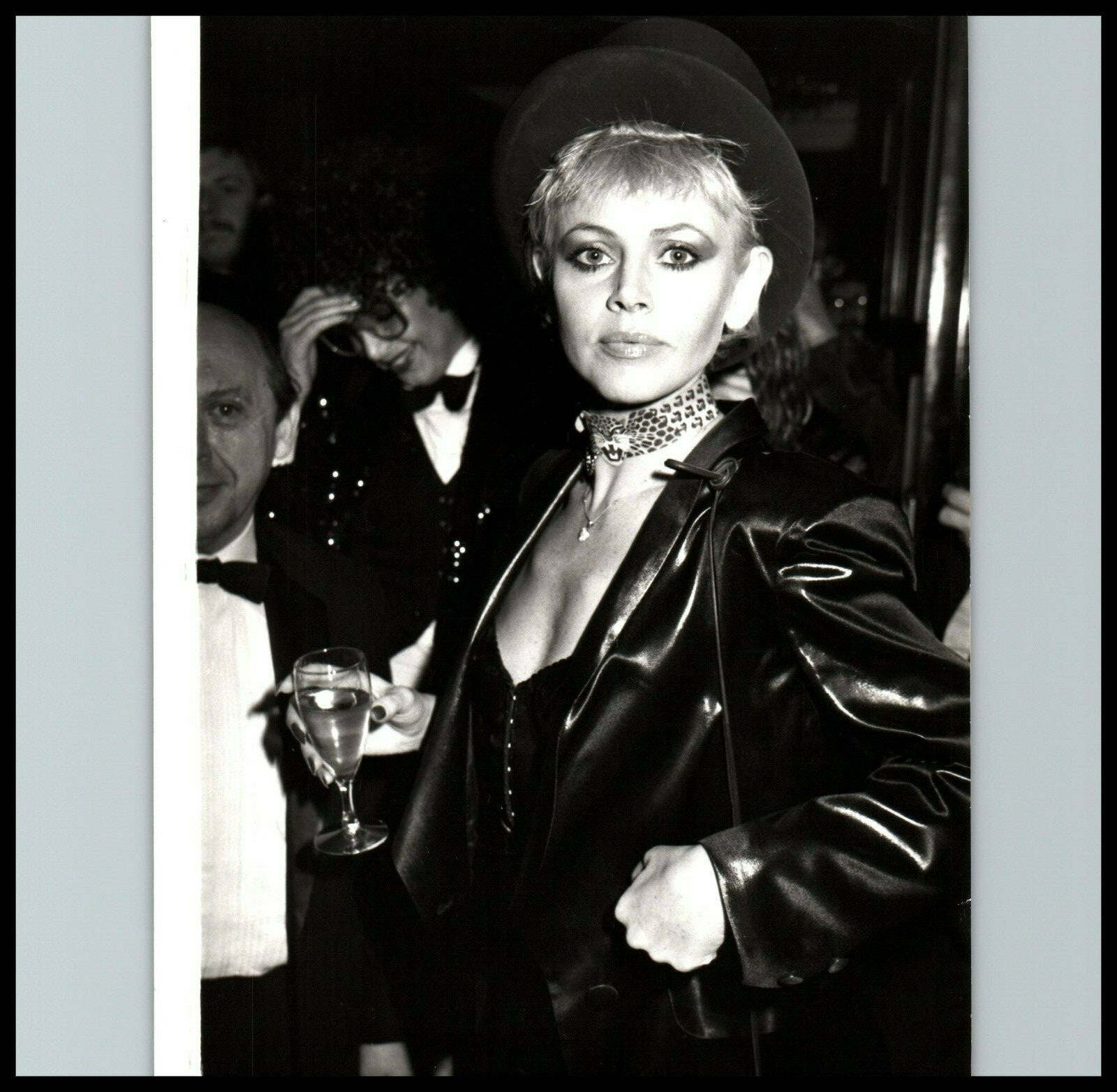1970s BRITT EKLAND STUNNING PORTRAIT STYLISH POSE ORIG HOLLYWOOD PHOTO 239