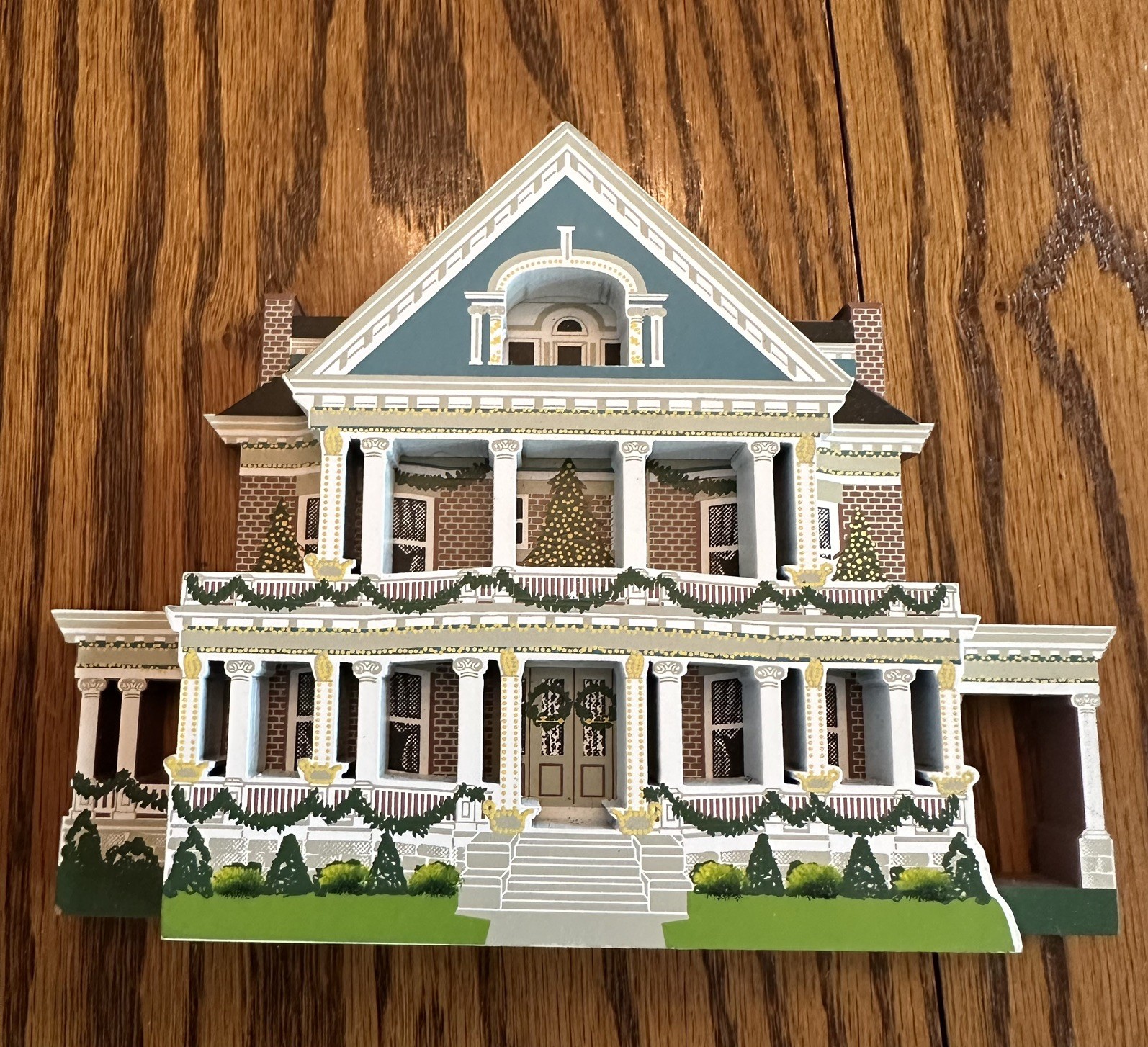 VINTAGE SHELIA SHELIA\'S HOUSE 1995 CHRISTMAS INN NEW IN BOX VINTAGE SHELIA SHELIA\'S HOUSE 1995 CHRISTMAS INN NEW IN BOX