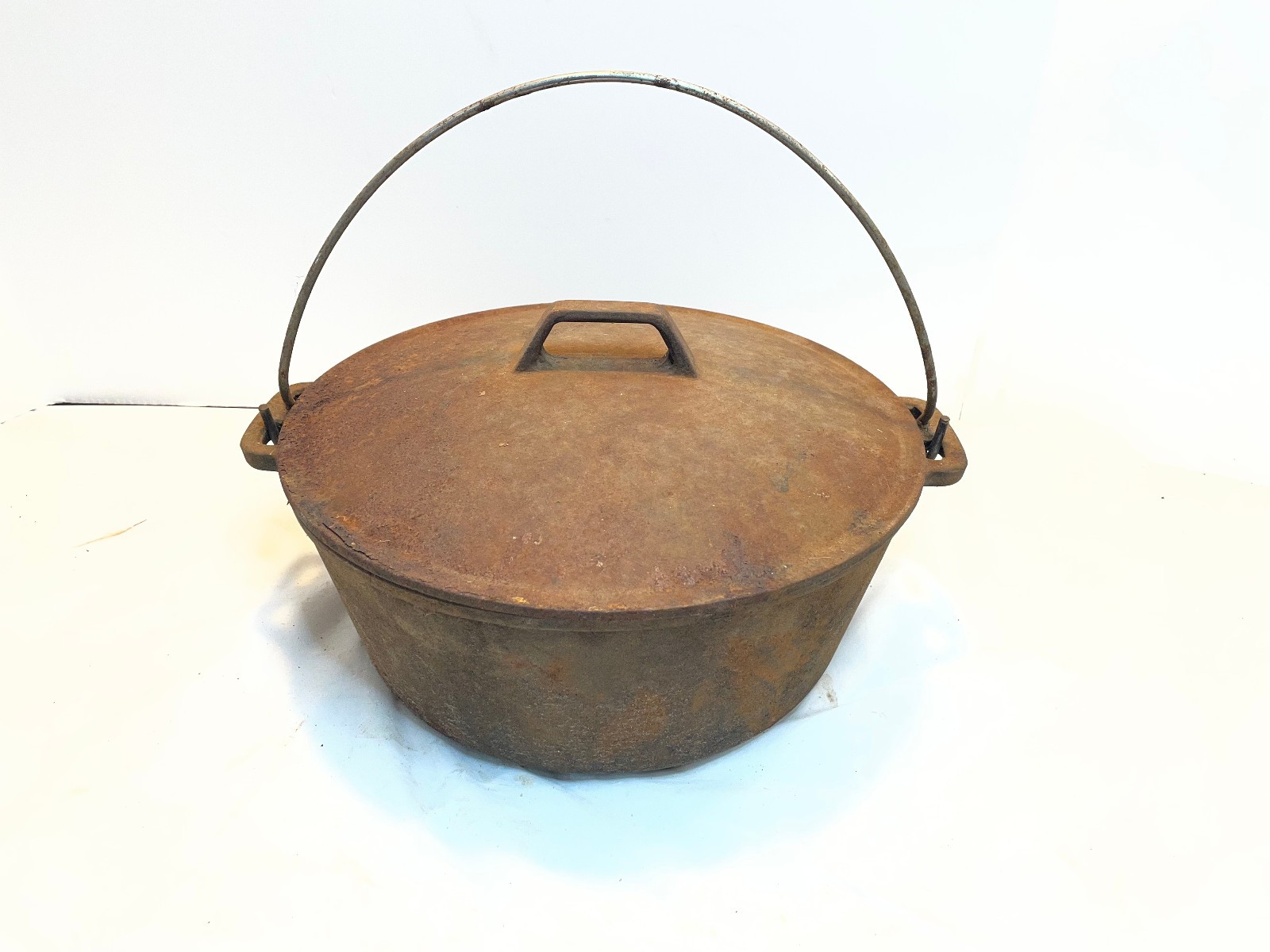 Vintage 5 QT Dutch Oven Cast Iron Cooking Pot 12 x 10 x 7 Vintage 5 QT Dutch Oven Cast Iron Cooking Pot 12 x 10 x 7