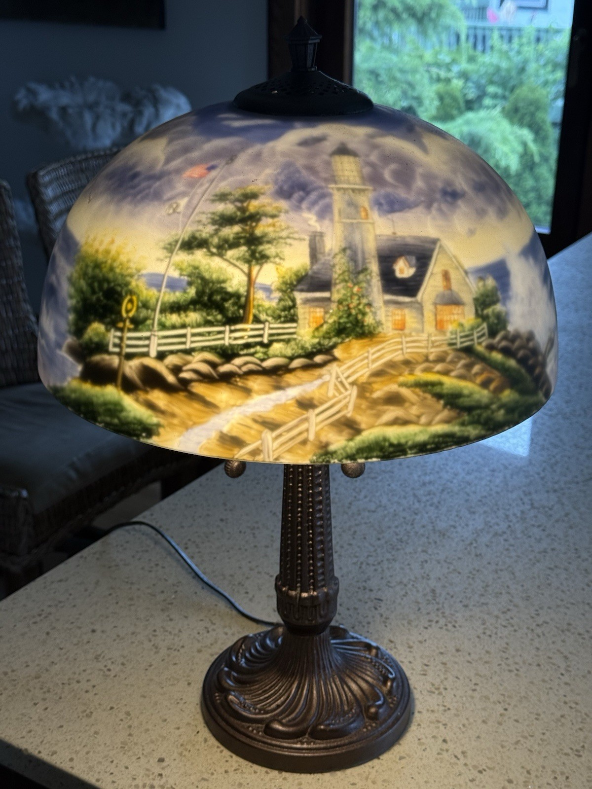 Limited Ed. Thomas Kinkade “A Light In the Storm”  Table Lamp / Read Description