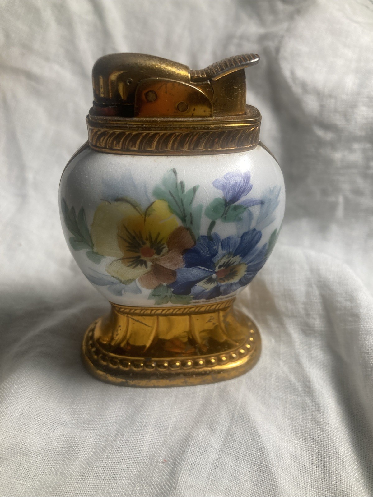 Beautiful Antique Evans Hand Painted and Signed Lighter W Wilson