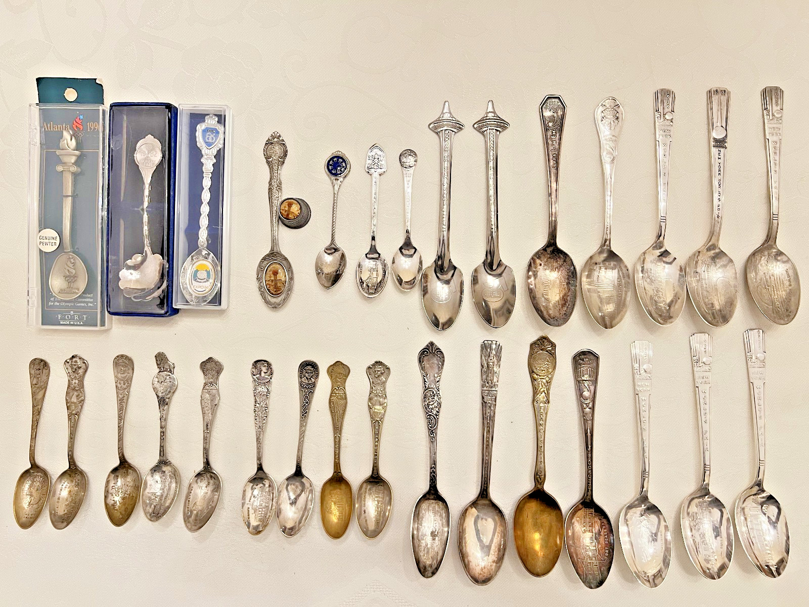 Lot of 30 Vintage World's Fair Souvenir Spoons 1893-1996 Chicago NY St Louis Ect