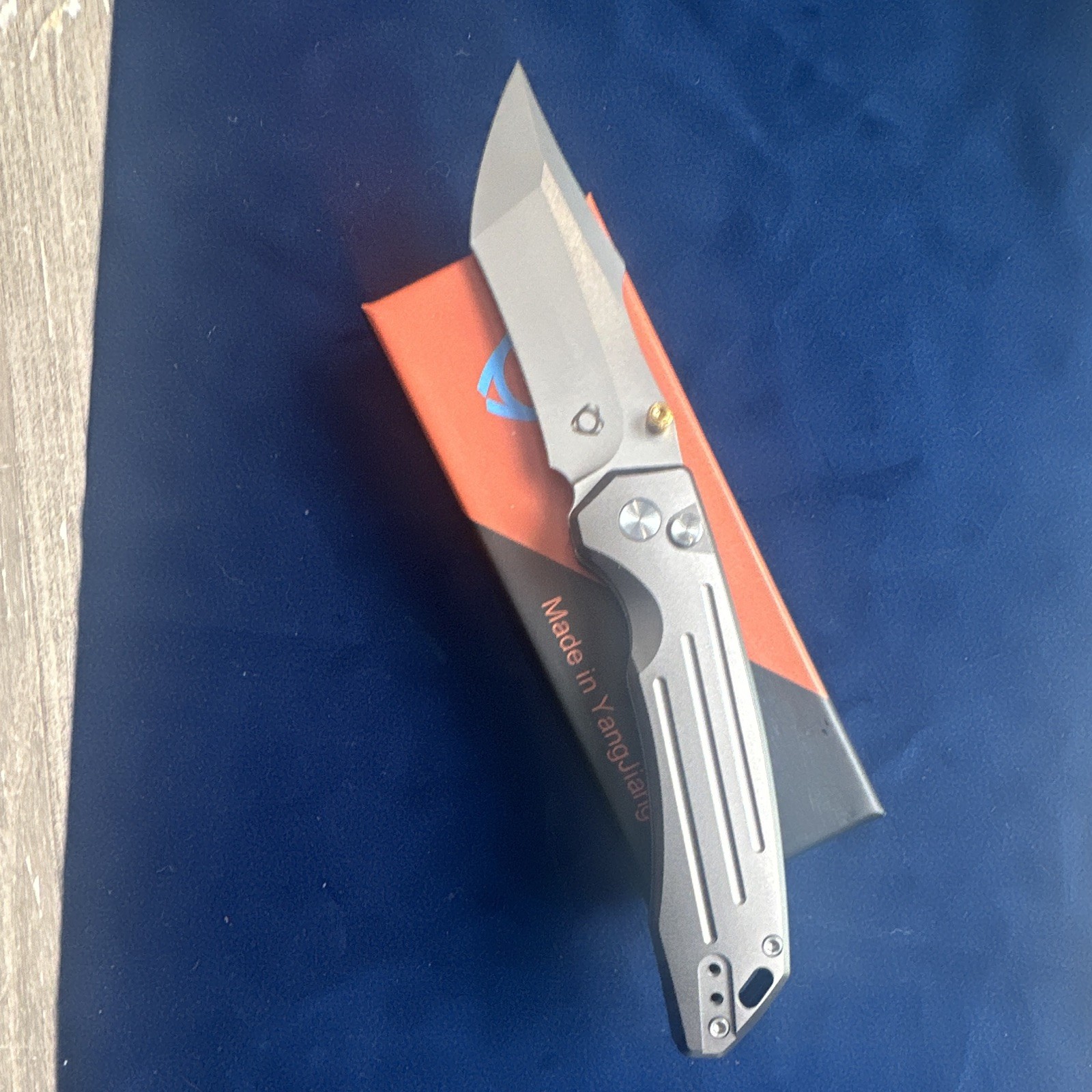 SixLeaf SL-82 Gray Aluminum 14c28n Button Lock Folding Knife SixLeaf SL-82 Gray Aluminum 14c28n Button Lock Folding Knife