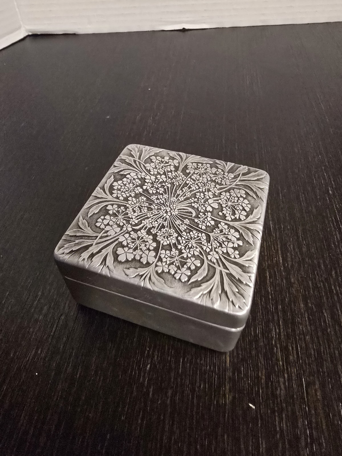 LOV-LOR  Aluminum Face Powder Box 1921 Rene Lalique Cheramy New York
