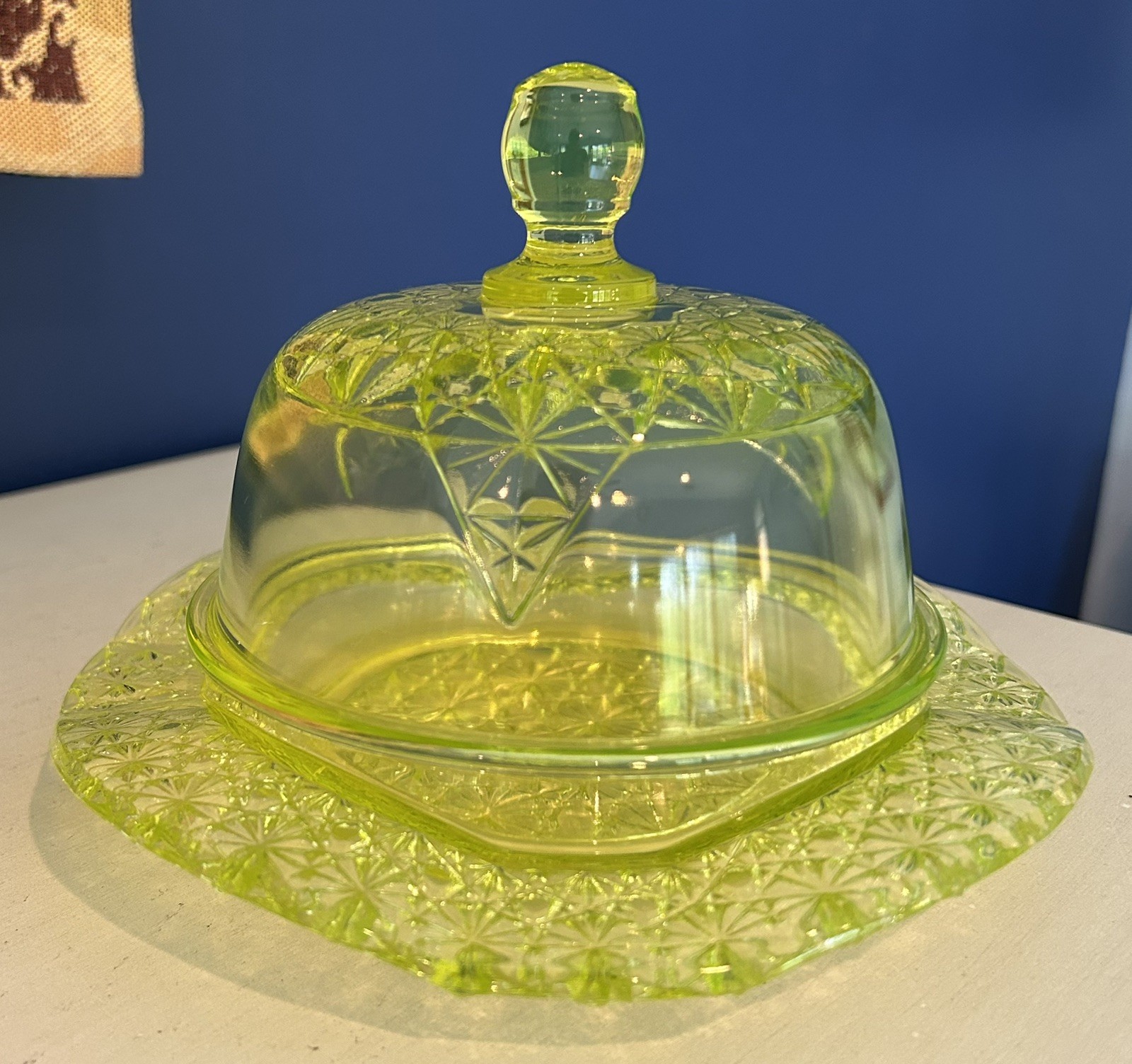 Mosser Queen Pattern Vaseline Canary Glass Butter Dish  Uranium Glows