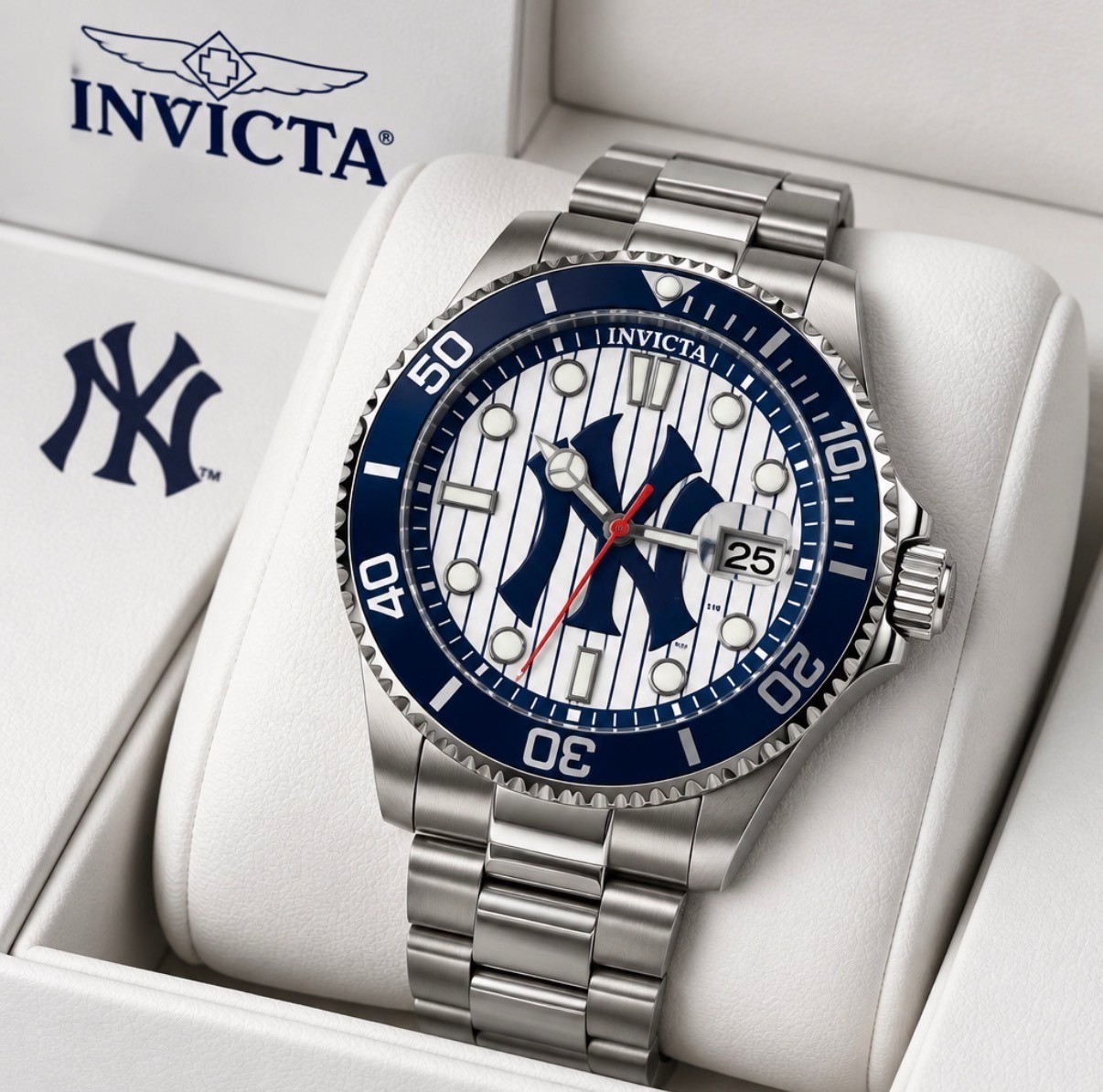 $300 INVICTA NEW YORK YANKEES 43mm SPECIAL EDITION WATCH -STUNNING $300 INVICTA NEW YORK YANKEES 43mm SPECIAL EDITION WATCH -STUNNING
