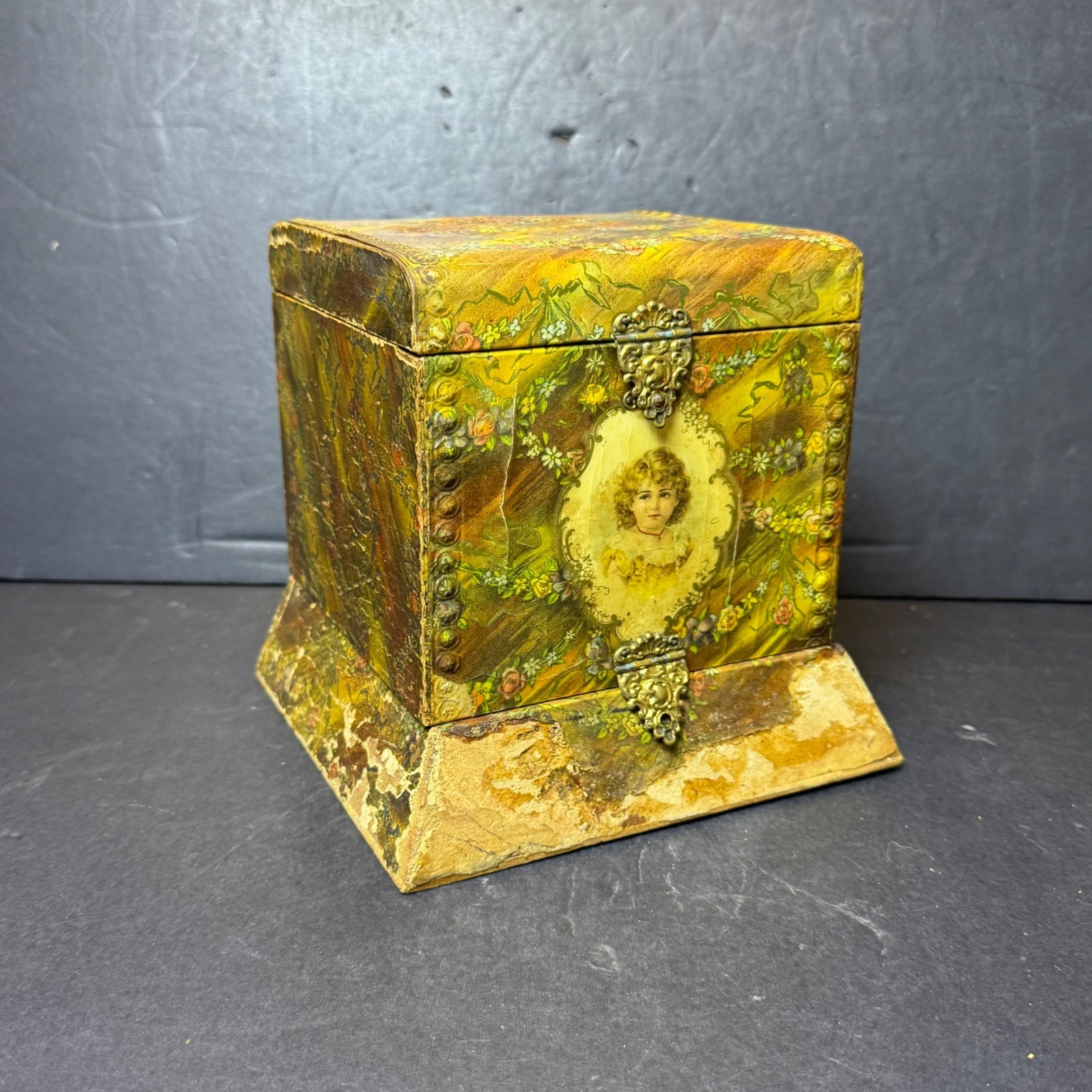 Antique Victorian Collar Box Floral Girl Lithograph Pink Satin Lining Decor