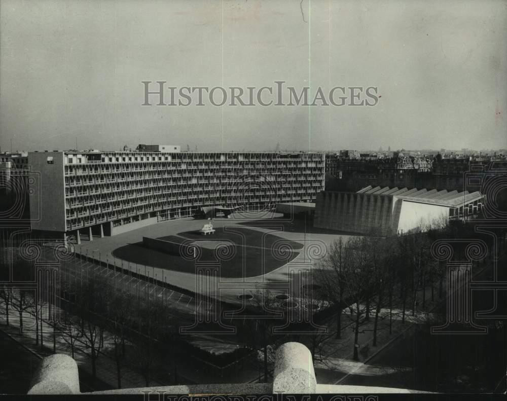 1990 Press Photo United Nations' buildings in Paris - mjc36735