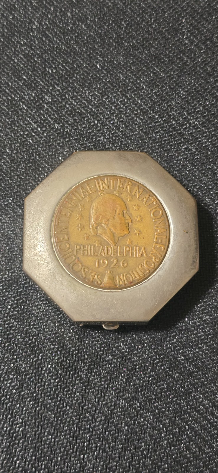 1926 Philadelphia Sesquicentennial Exposition Souvenir Compact w/ Mirror & Puff