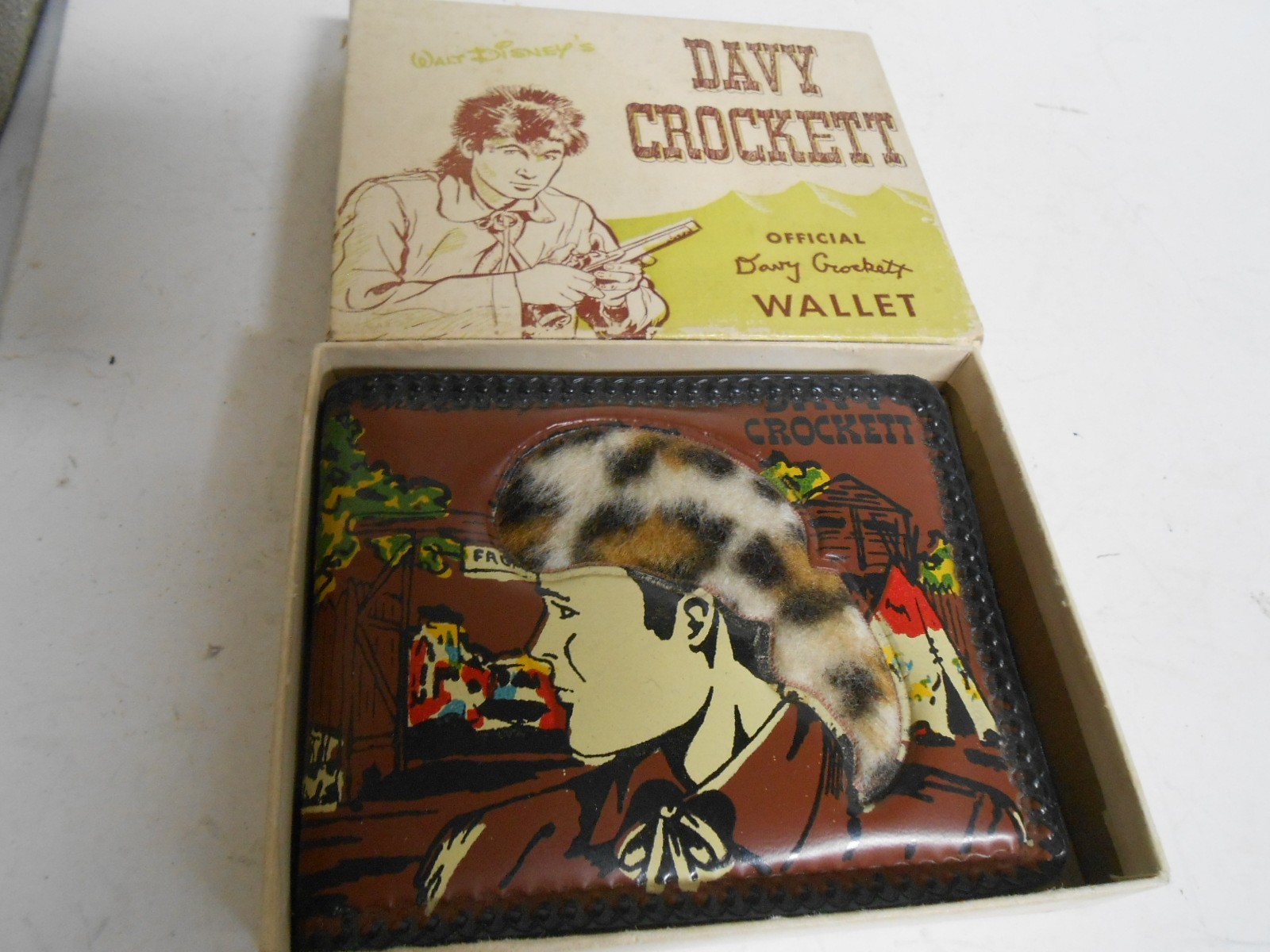 ORIGINAL 1955 WALT DISNEY DAVY CROCKETT OFFICIAL WALLET IN BOX NICE
