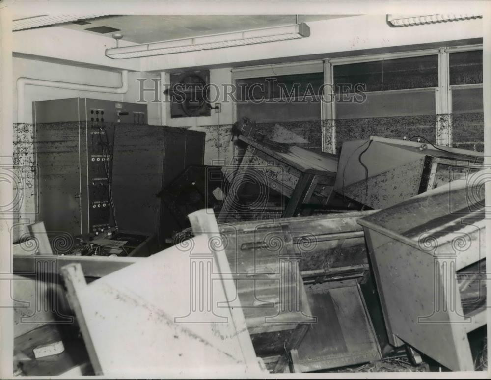 1959 Press Photo Instrument Room Basement of Case Tech Engineering Building