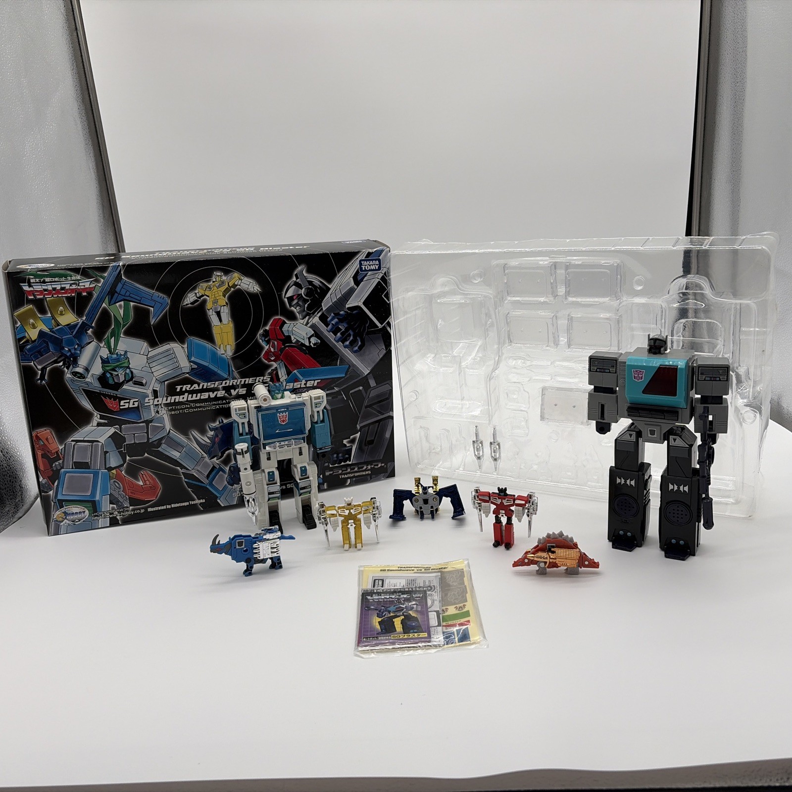 TRANSFORMERS G1 reissue TAKARA e-Hobby Shattered Glass SG Soundwave VS Blaster