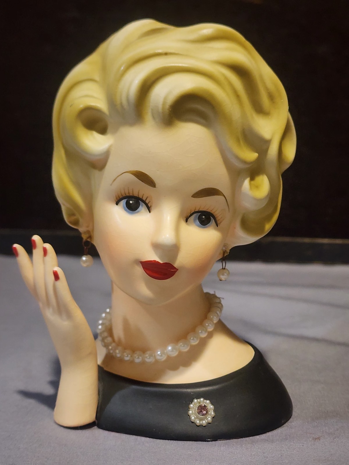 VINTAGE ARDCO BLACK DRESS LADY HEAD VASE PEARL EARRINGS AND NECKLACE PIN