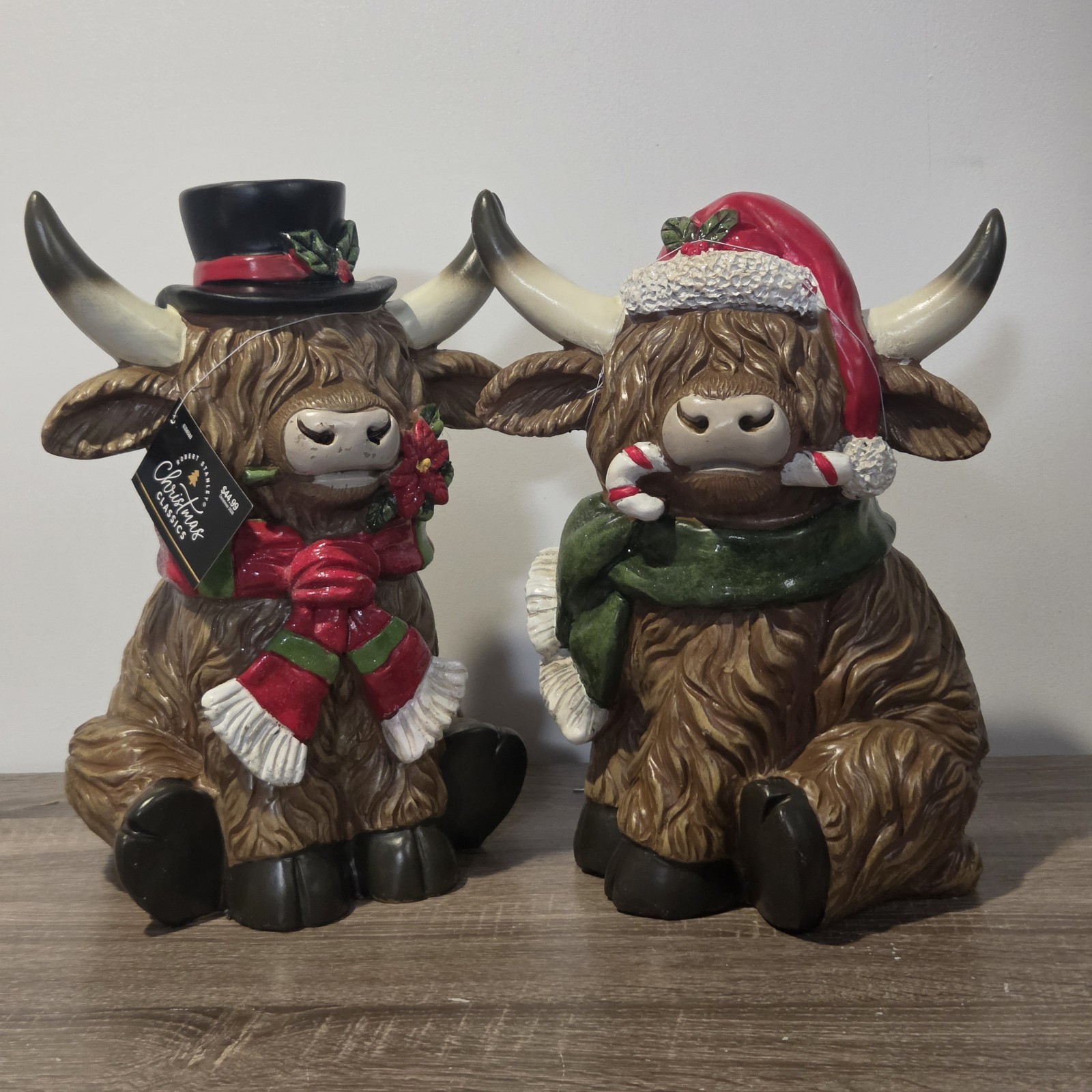 Hobby Lobby Christmas Highland Cow Figurines Santa Hat & Top Hat Set of 2 NWT