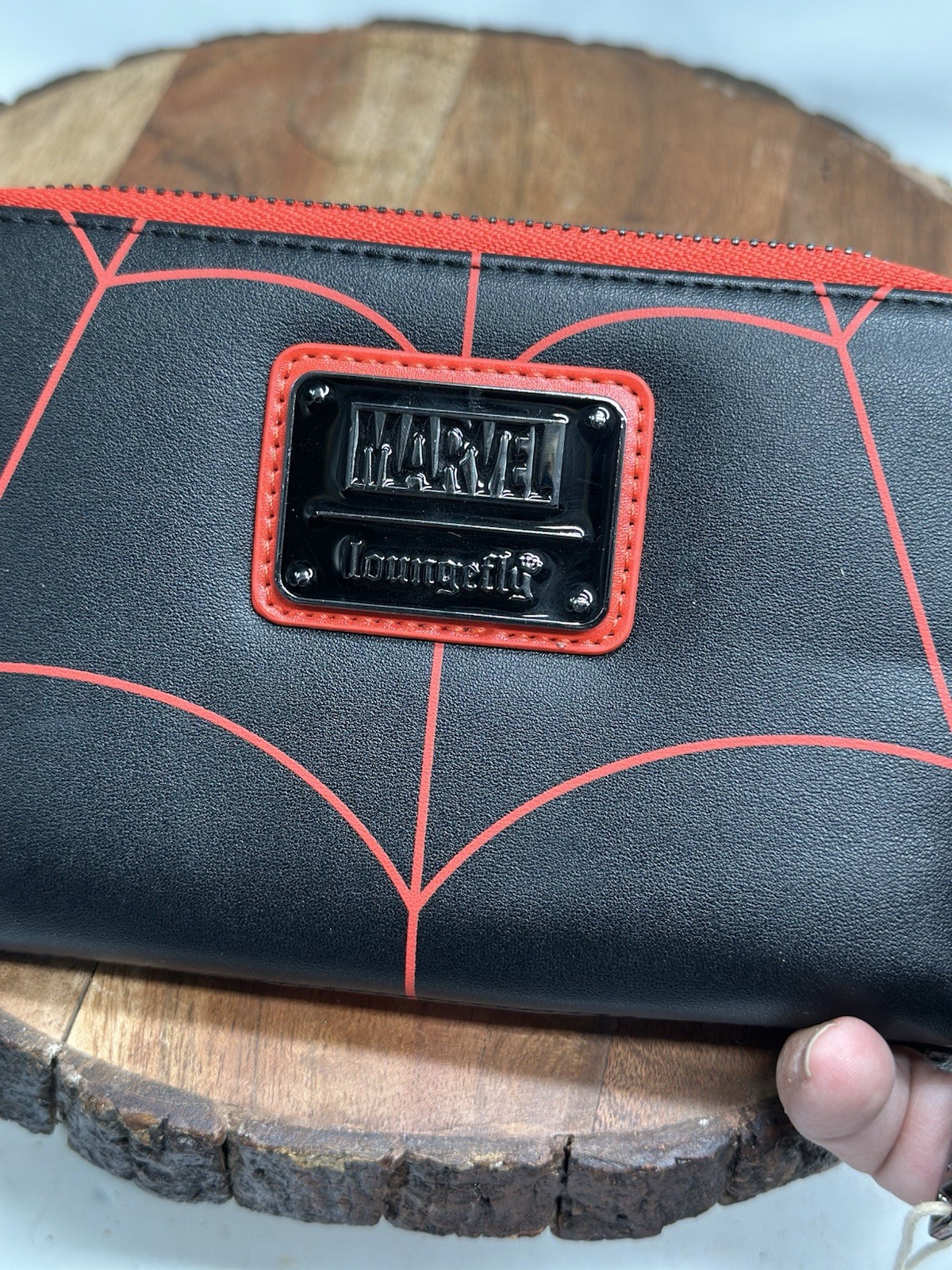 Loungefly NWT Disney Marvel Comics Medium Spider-Man Zip Around Wallet