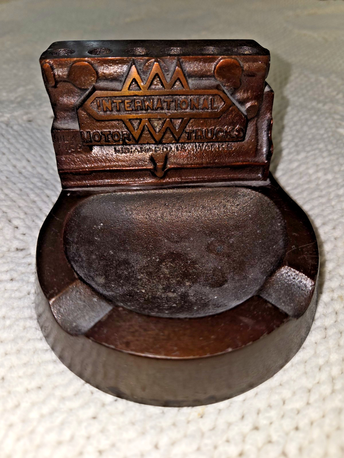 Vntg International Harvester Indianapolis motor works Cast Bronze ash tray 1939