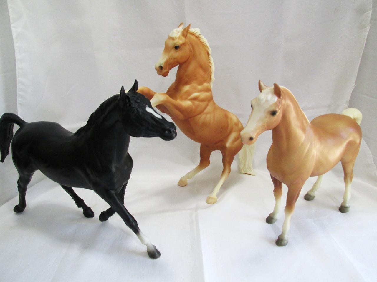 3 BREYER USA HORSE FIGURINES PALOMINO ARABIAN MARE - LAKOTA - BLACK BEAUTY