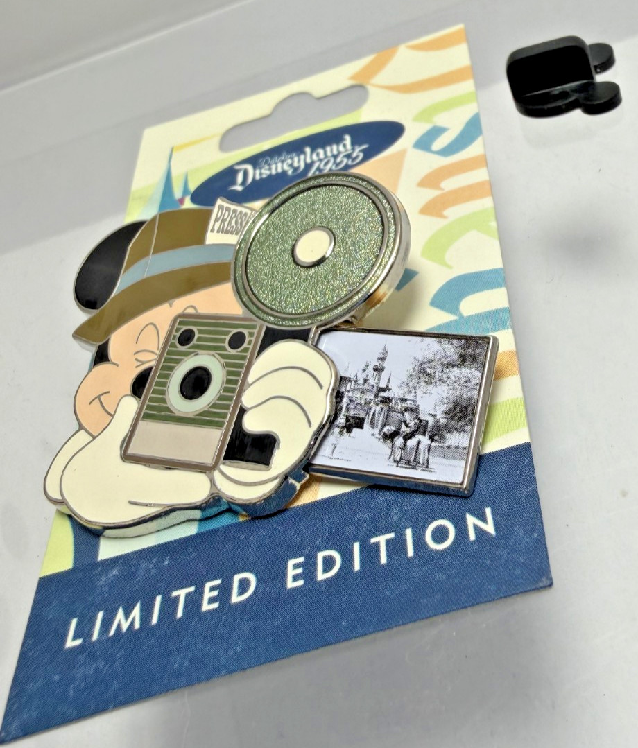 Disney Pin Dateline Disneyland 1955 Reporter Mickey With Camera LE 1000 Slider