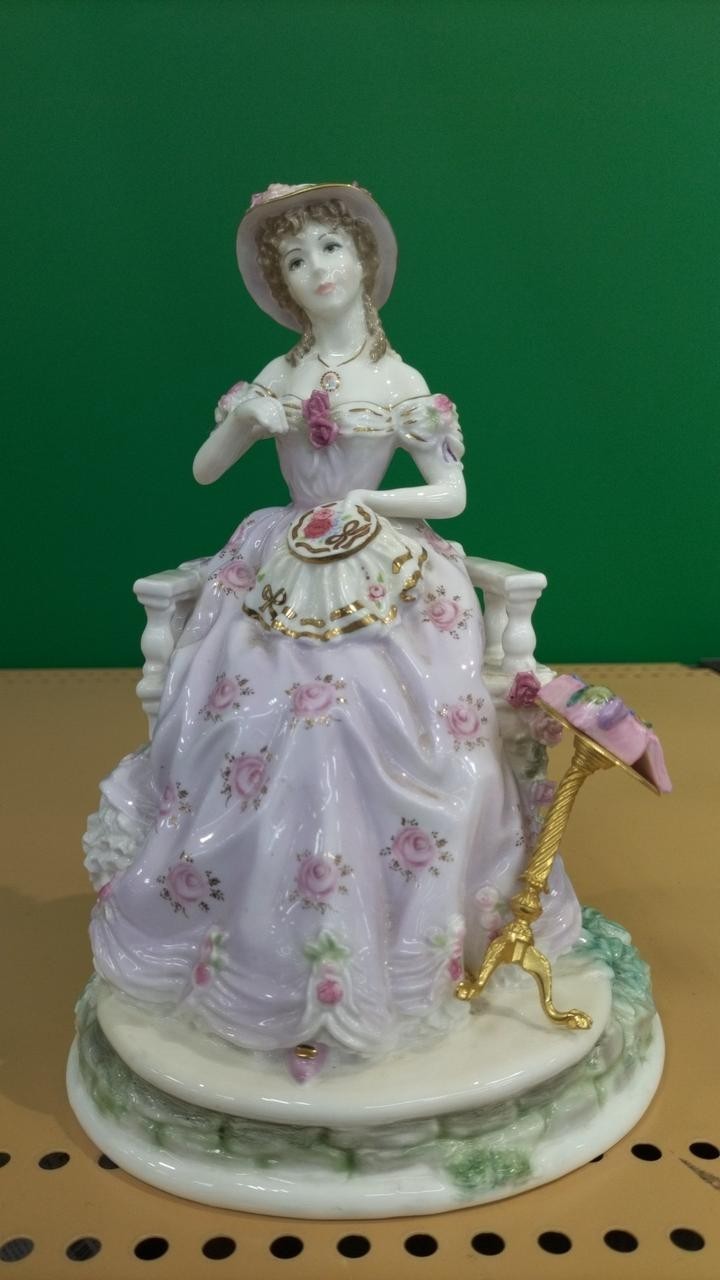 Royal Worcester The Graceful Arts Embroidery Figurine Hobby Interior Doll