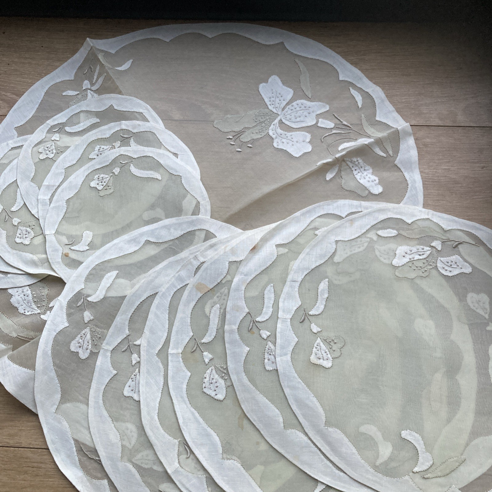 Antique Vintage cream 6x place 6x drinks mats + large mat Linen organza Madeira 