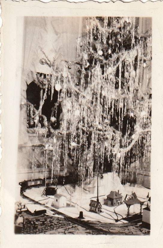 Vintage Photo 1937 Christmas 1936 Tinsel Tree Model Train Track Scene Buildings