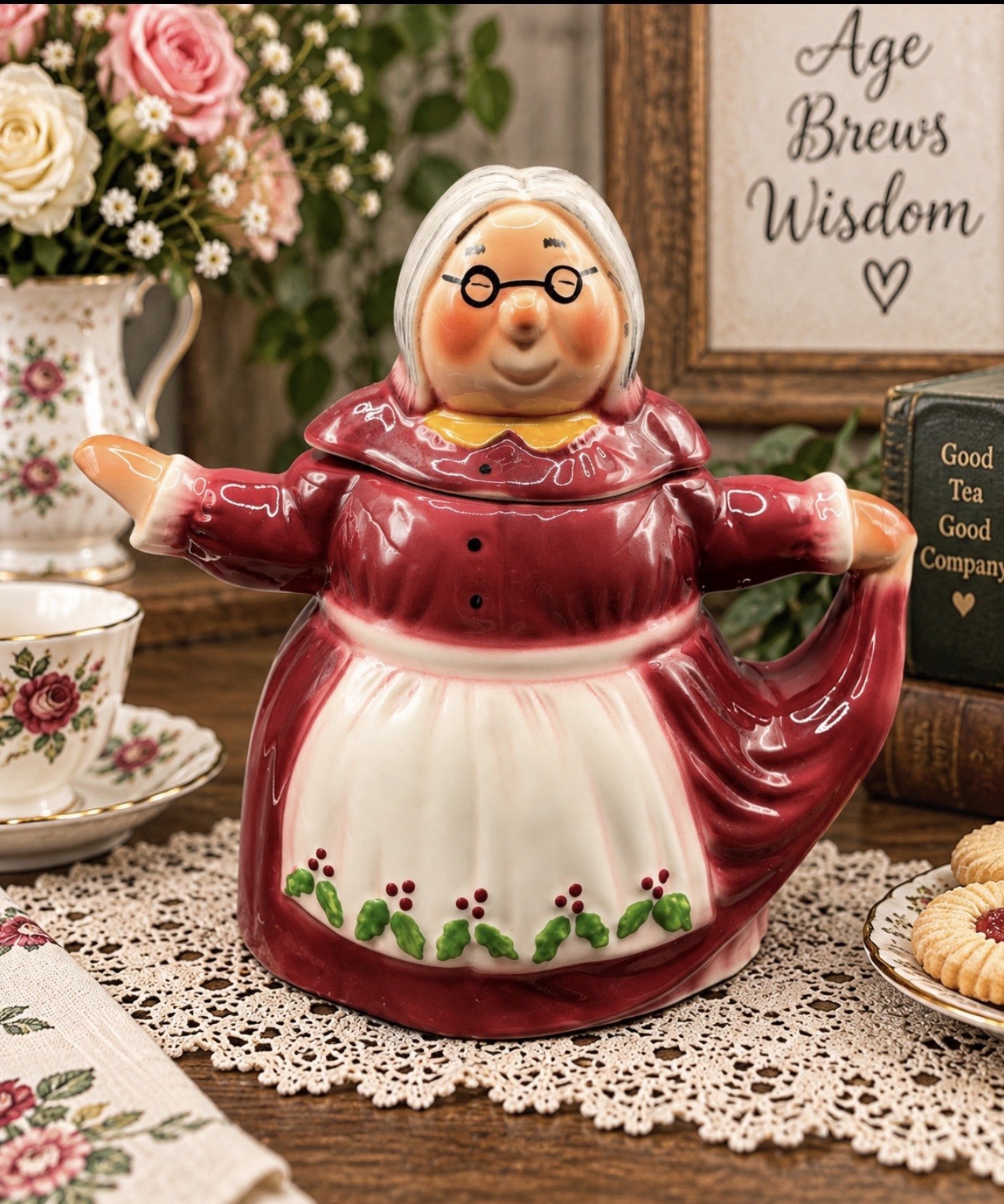 🎄 Vintage Tony Wood “Mrs. Mistletoe” Christmas Teapot – Marshall Field’s