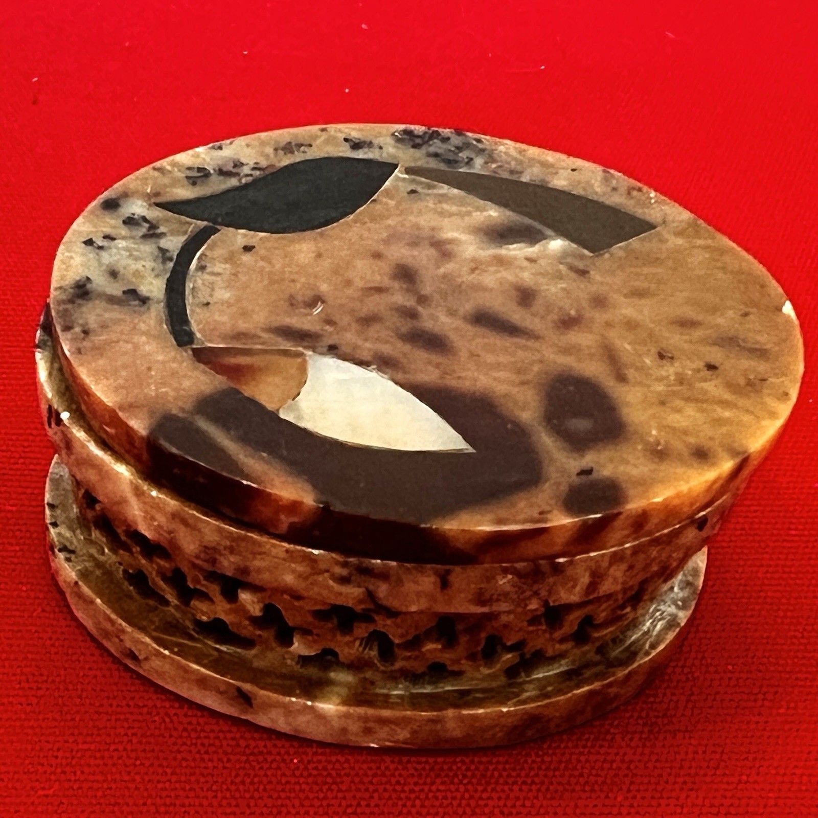 Vintage Oval Soapstone Trinket Box Floral Mother of Pearl Inlay Lattice India Vintage Oval Soapstone Trinket Box Floral Mother of Pearl Inlay Lattice India