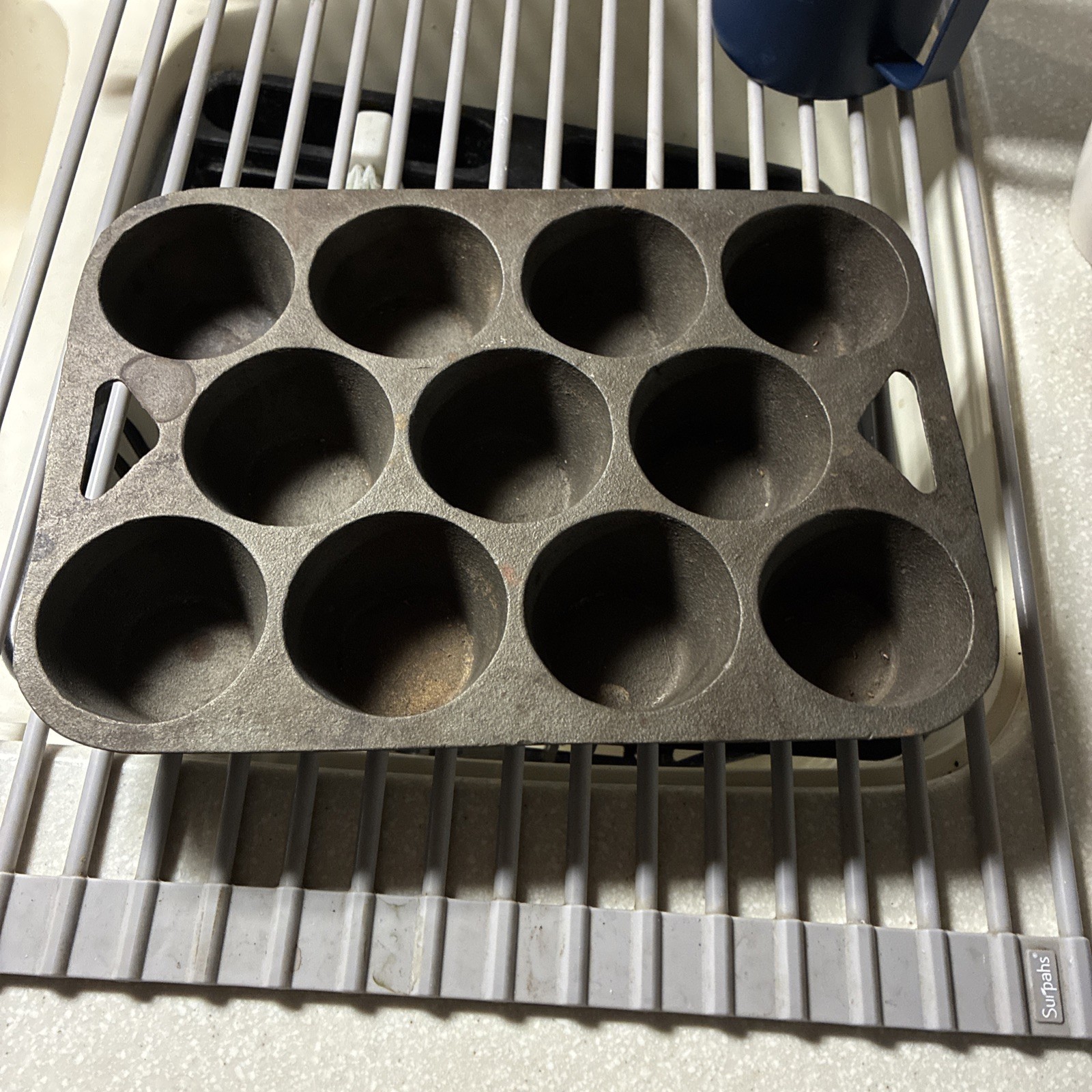 Classic Cast Iron 11 Cup Popover Baking Muffin Pan Old Made in USA 