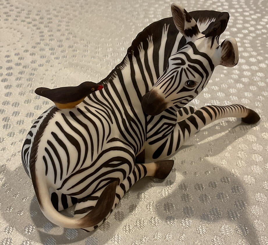 FRANKLIN MINT 1985 - HAPPY LANDING- ZEBRA W/BIRD - PORCELAIN FIGURINE