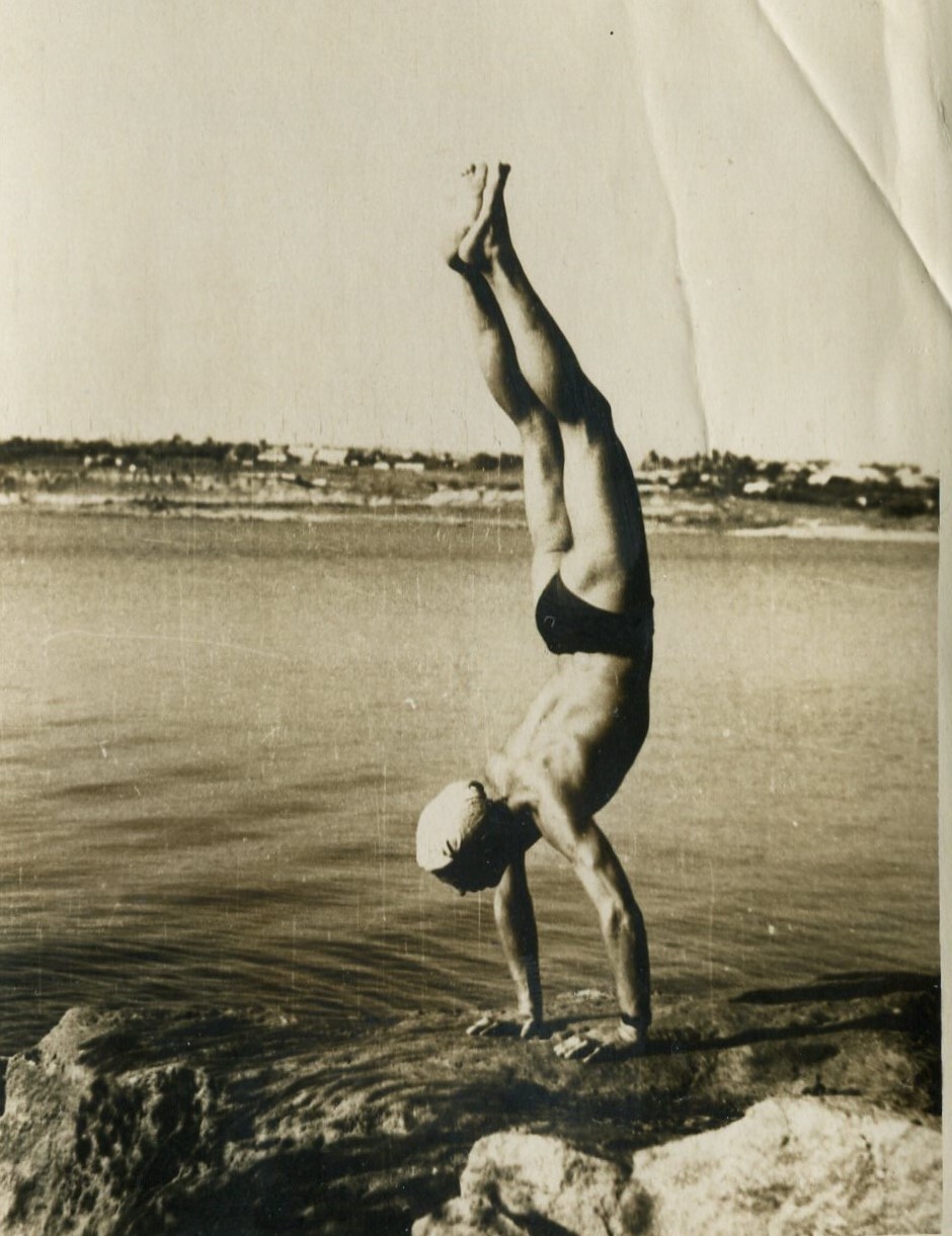 Shirtless Handsome young man acrobat barefoot butt bulge beach gay vtg photo Shirtless Handsome young man acrobat barefoot butt bulge beach gay vtg photo