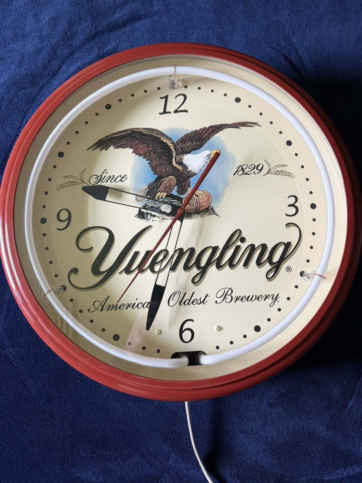 VTG USA Authentic YUENGLING Beer America\'s Oldest Brewery NEON Clock Bar Sign