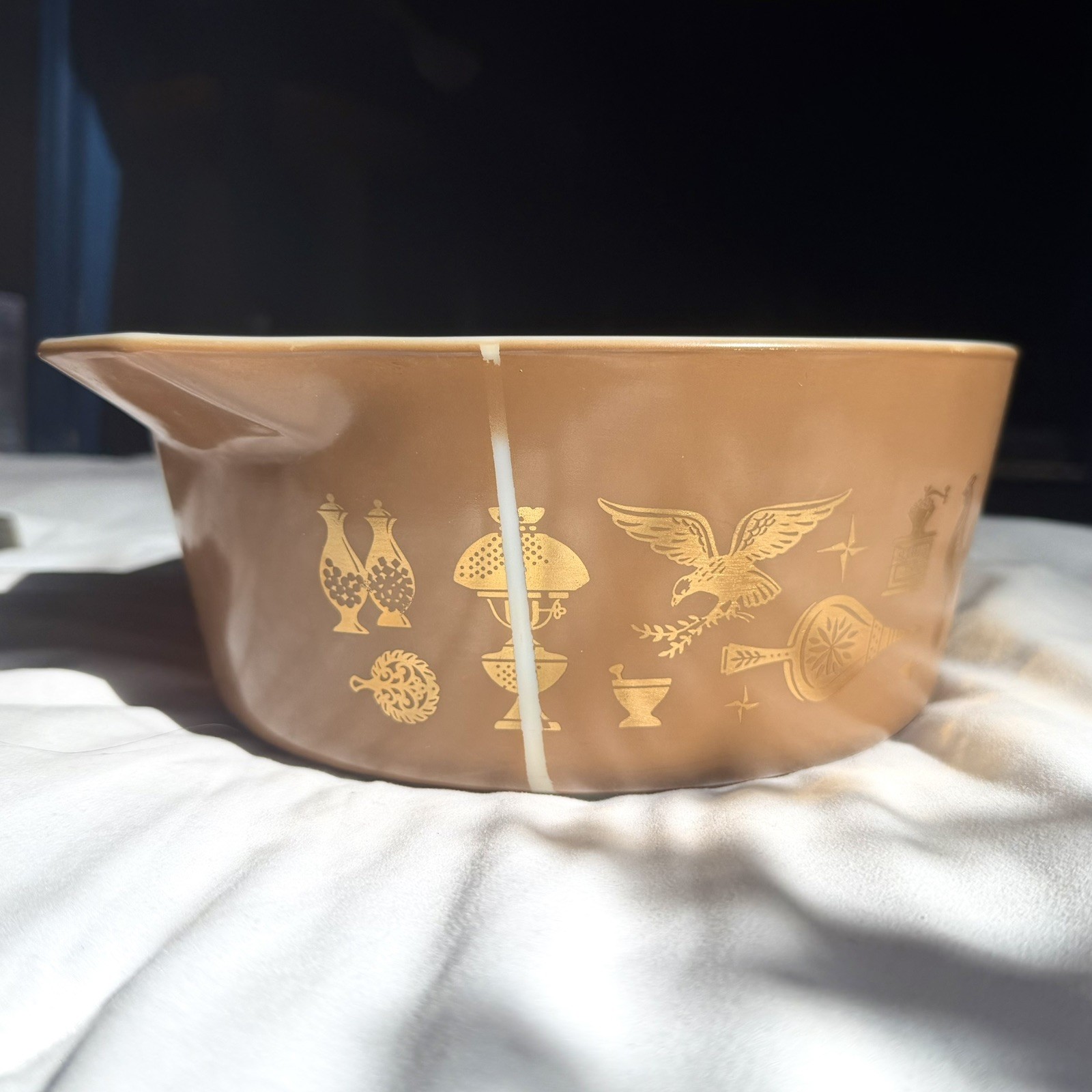 RARE MISPRINT  Vintage Early American Pyrex Cinderella Bowl 2.5 QT With Lid