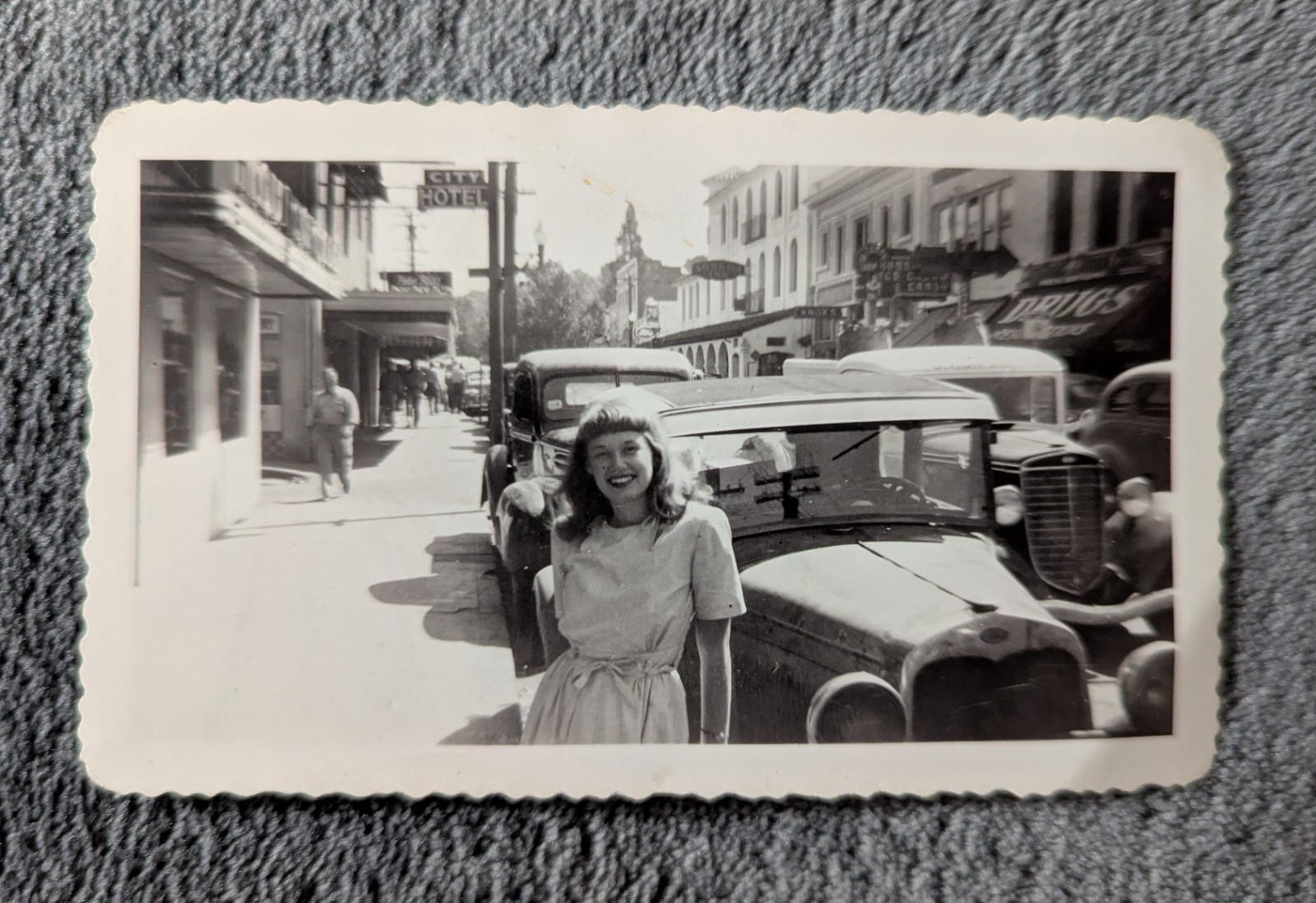 Downtown Sonora CA VTG Photo Sonora Inn City Hotel automobiles 1940s?