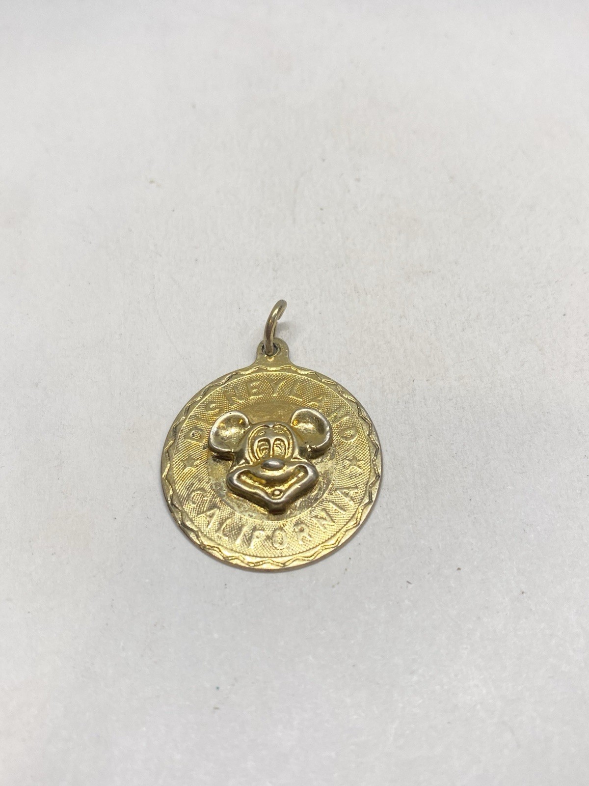5g 925 STERLING SILVER DISNEYLAND CALIFORNIA WALT DISNEY PRODUCTIONS PENDANT