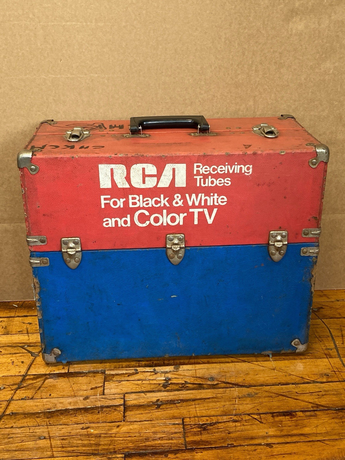 RCA Receiving Tubes Dealer Service Carrying Case B&W Color TV Repairman Vintage