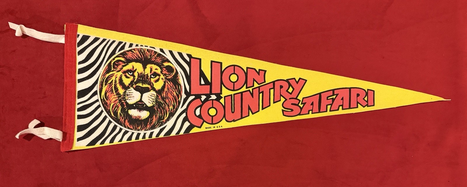 Vintage Lion County Safari 26 Inch Travel Pennant Loxahatchee Florida