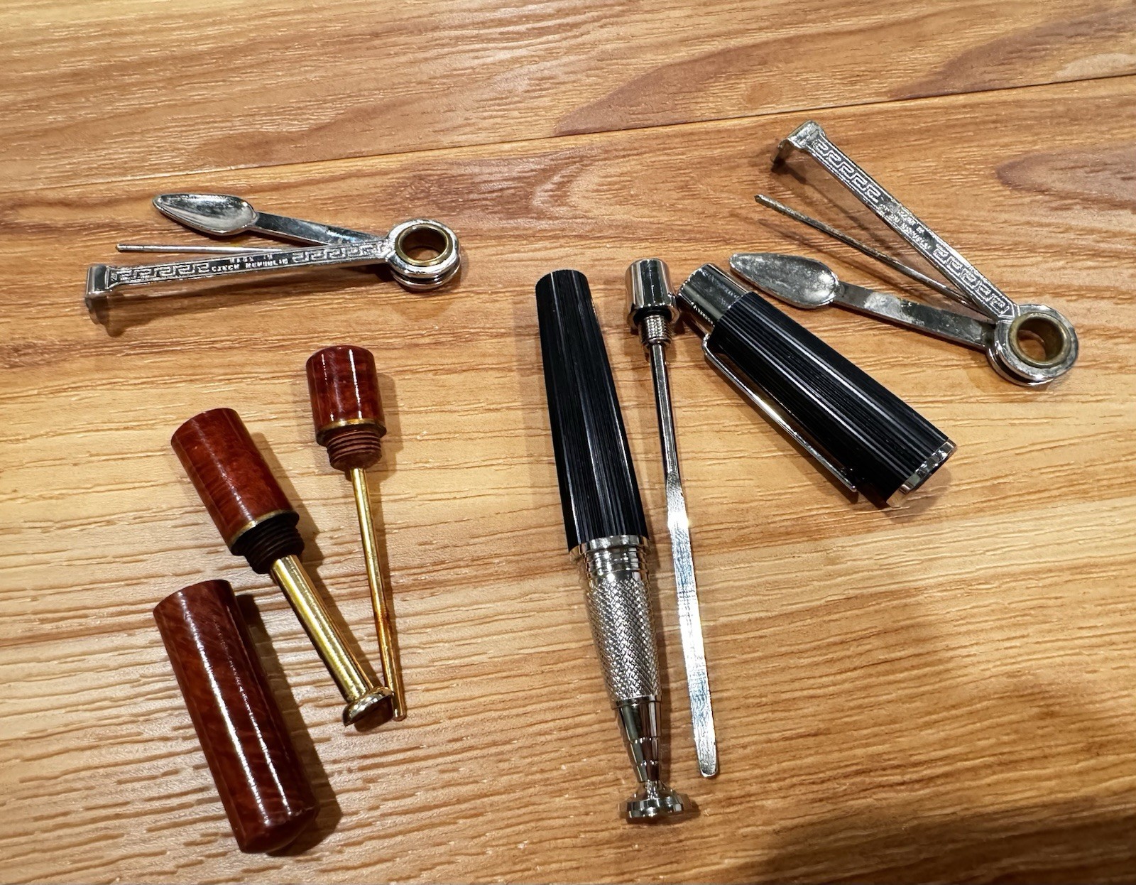 NICE LOT OF ESTATE PIPE TAMPERS