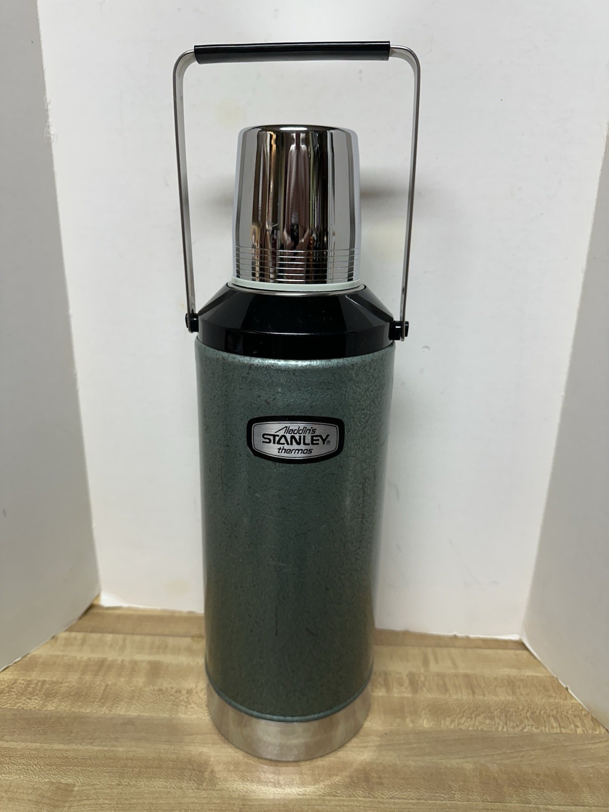 Nice Rare Vintage Stanley Aladdin Thermos 2qt 1/2 gal  w/Tote Bail Handle