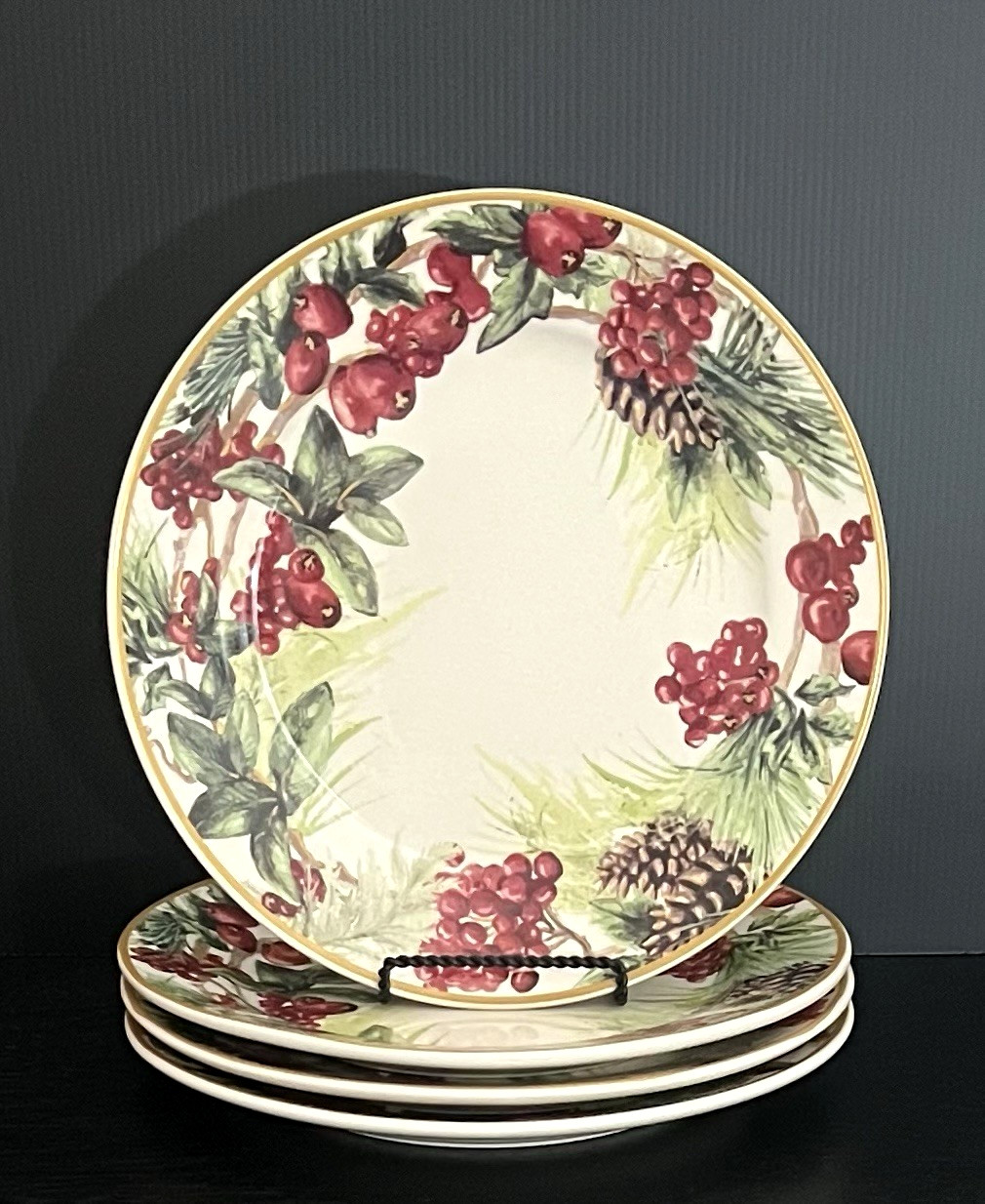 4 Botanical Wreath Williams Sonoma Dinner Plates 10 5/8” Berries/ Pinecones NICE