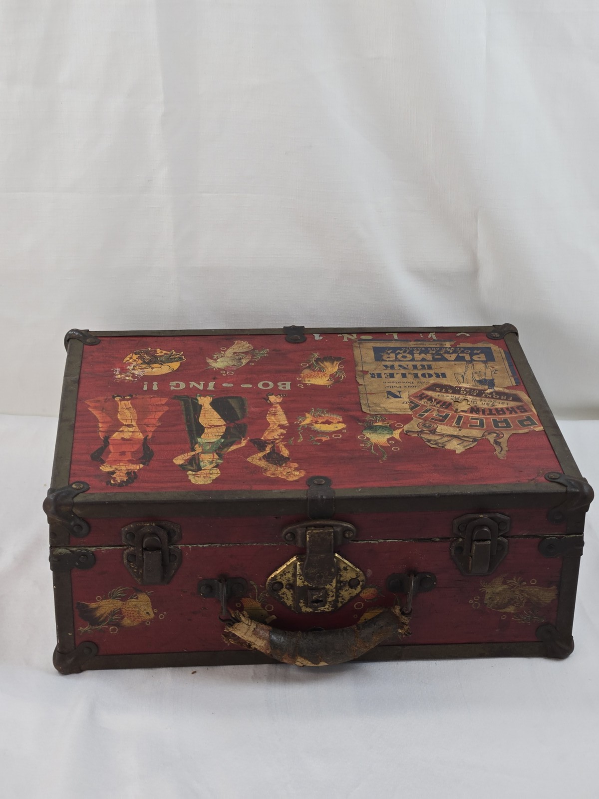 Vintage 1950s Roller Skates & Deco Trunk Skating Rink Memorabilia Collectible