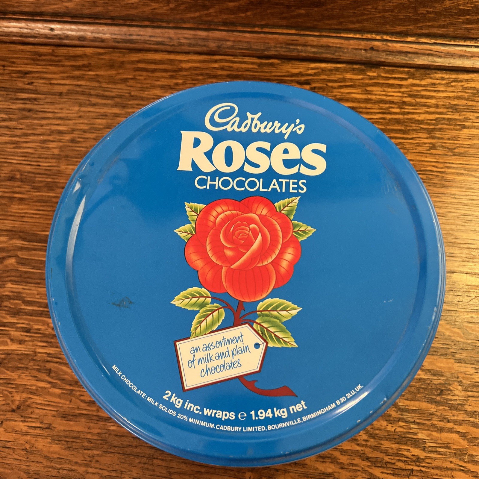 Vintage Cadbury's Roses Chocolates Blue Floral Tin Dublin Ireland 9.5