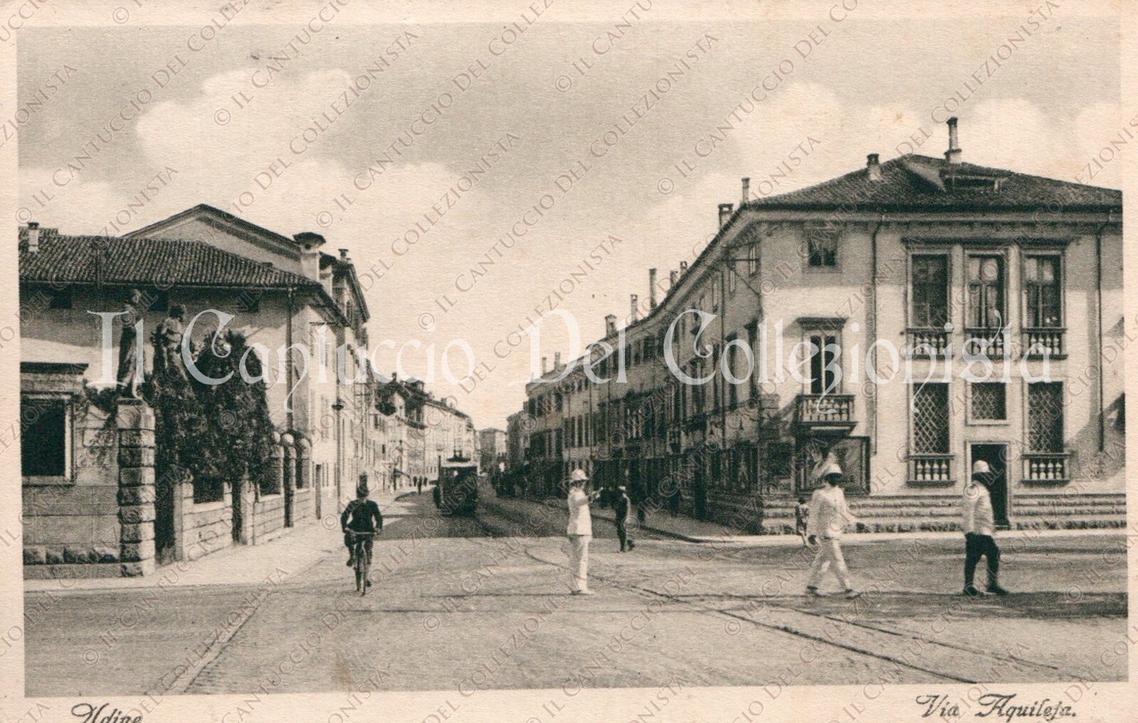1937 UDINE Via Aquileja TRAM Vigile postcard
