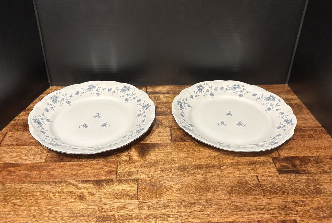 Ret. 2 Johann Haviland Blue Garland Dinner Plates
