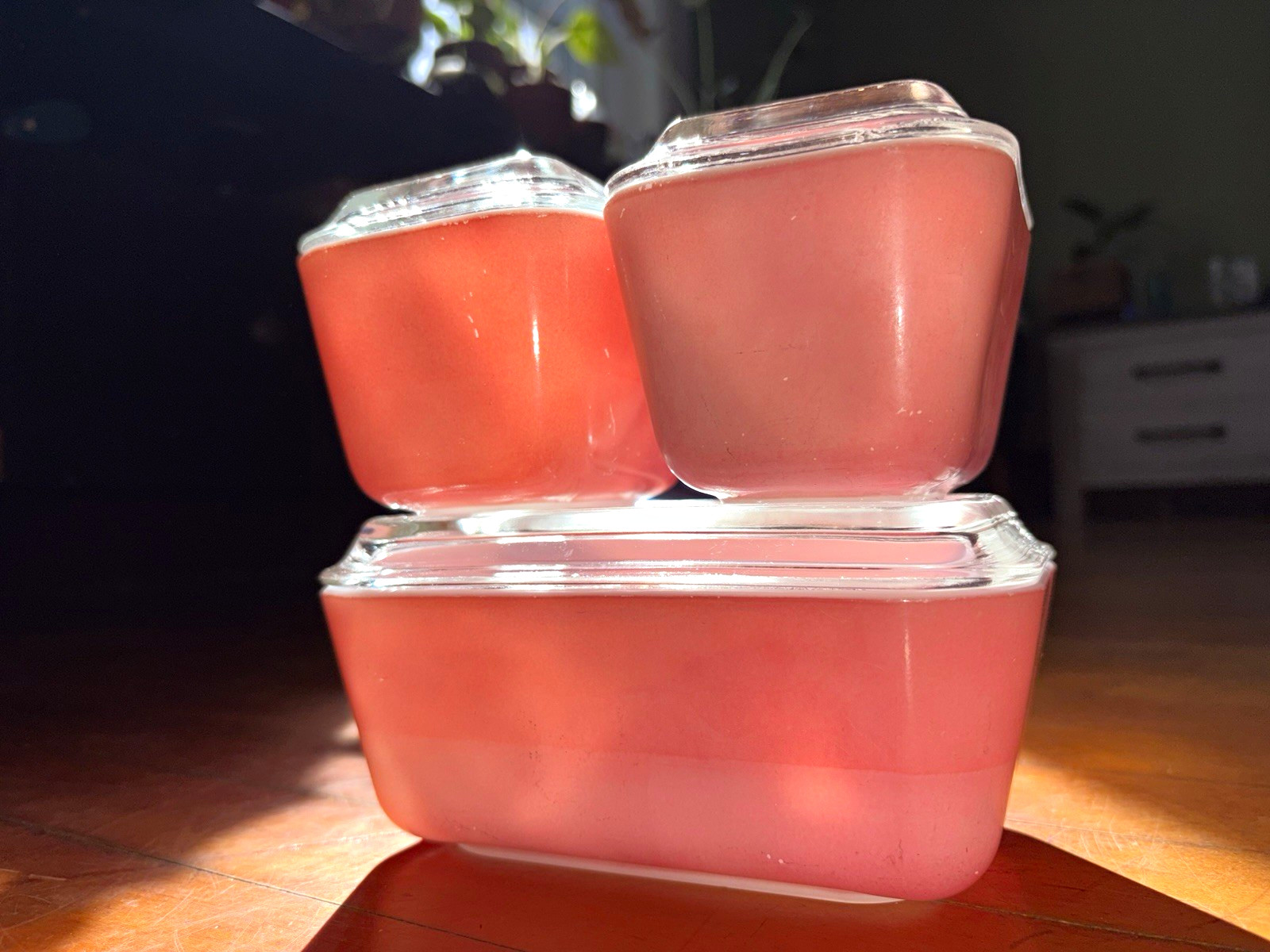 Vintage Pyrex Pink Glass Fridgie Storage Set W/ Clear Lids 3pc 502 & 501s