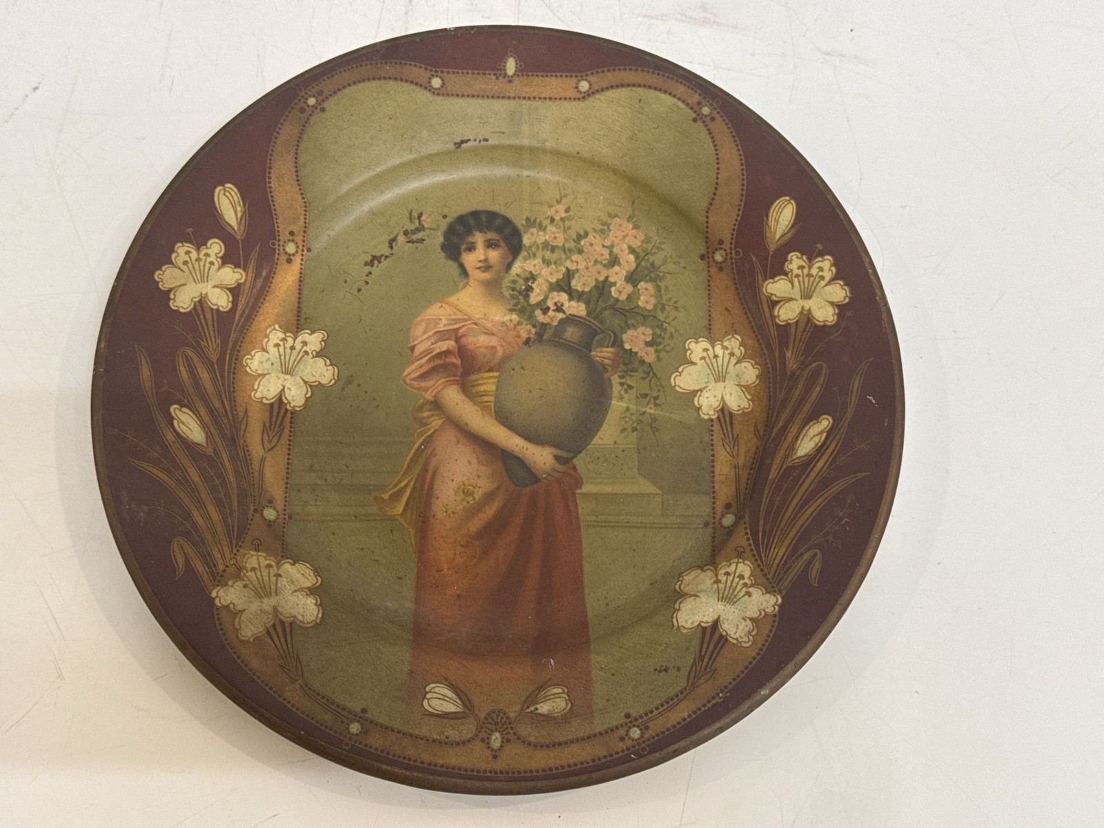 Antoque 1905 Vienna Art Plate Strouse & Bros Baltimore High Art Clothing Tin
