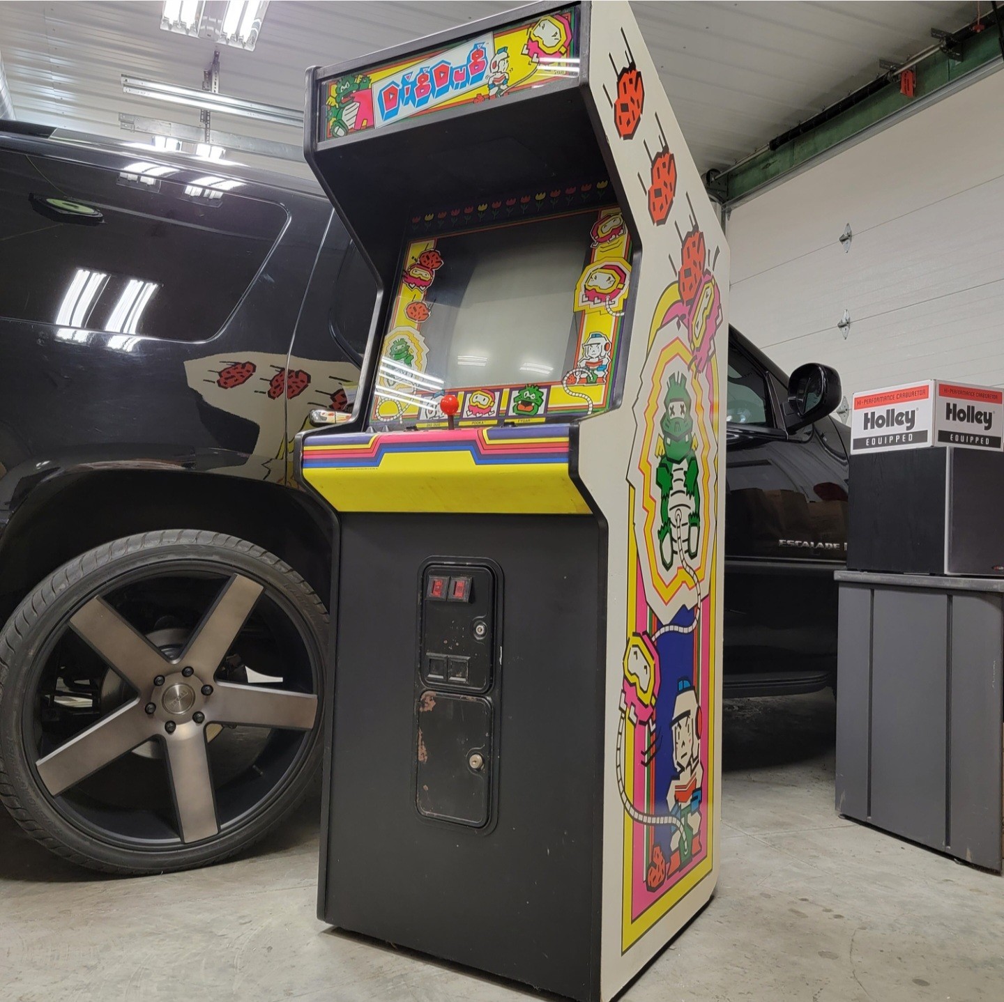WORKING ORIGINAL - DIG DUG CLASSIC ARCADE GAME STAND UP MACHINE by ATARI 1980\'s