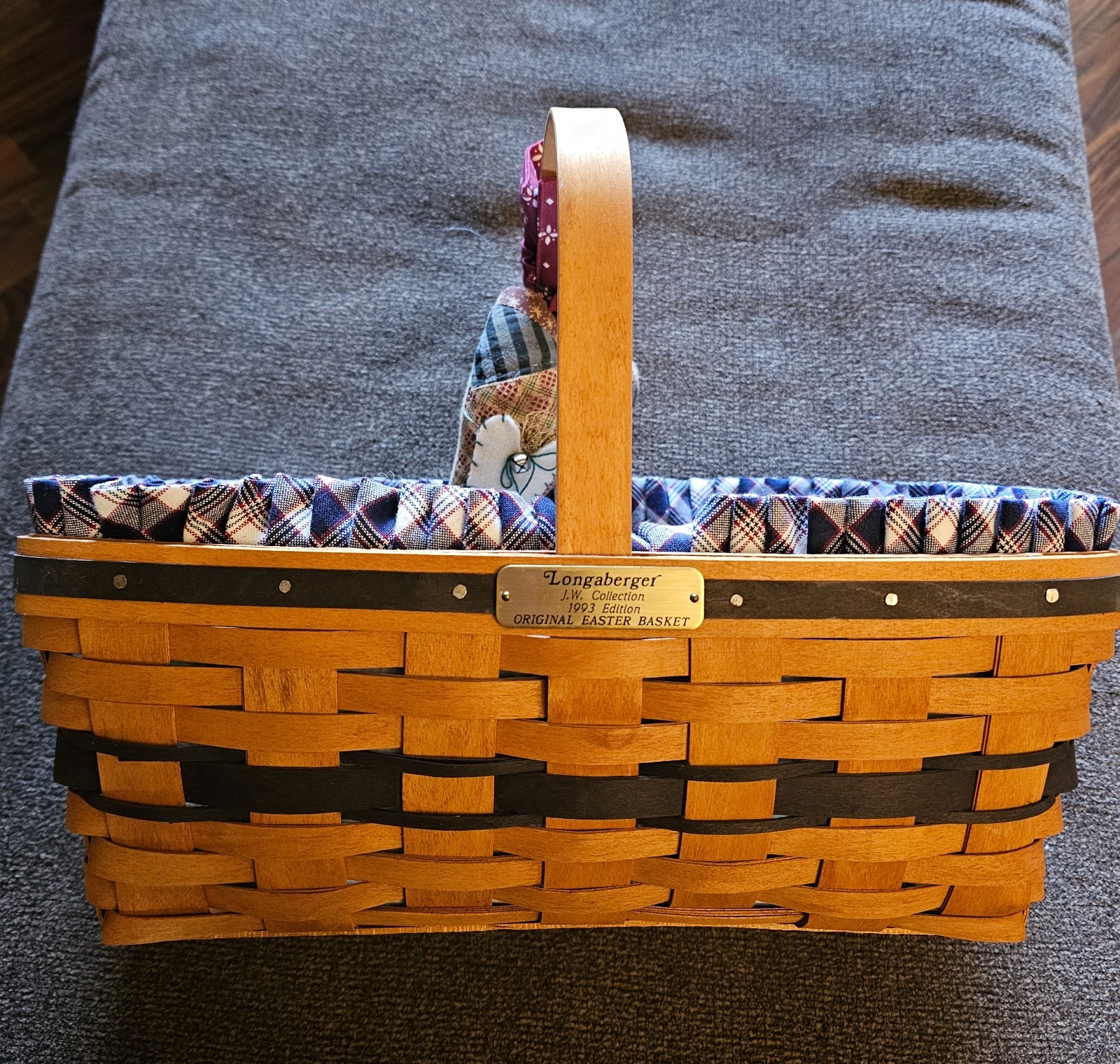 Vintage 15x9x6 Longaberger 1993 Easter Basket- great condition