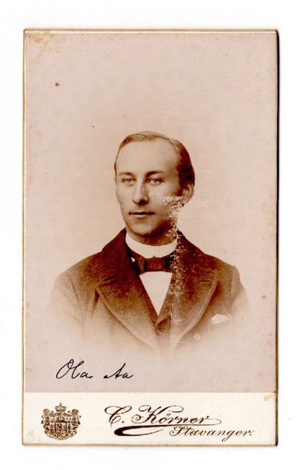 Antique CDV Gorgeous Eyes Academia Man Photo C. Korner Studio Stavanger Norway
